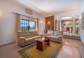 Charming 5-Bedroom Villa with Pool & Panoramic Views | Salicos