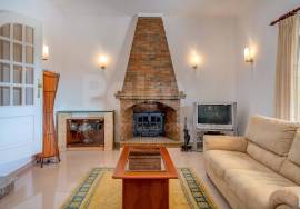 Charming 5-Bedroom Villa with Pool & Panoramic Views | Salicos