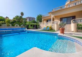 Charming 5-Bedroom Villa with Pool & Panoramic Views | Salicos