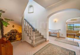 Charming 5-Bedroom Villa with Pool & Panoramic Views | Salicos
