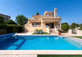 Charming 5-Bedroom Villa with Pool & Panoramic Views | Salicos