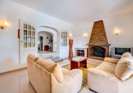 Charming 5-Bedroom Villa with Pool & Panoramic Views | Salicos