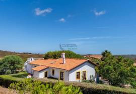 Country Home/Ranch with 2.8 Hectares and Jacuzzi near the Beach | Vila do Bispo, Algarve
