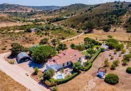 Country Home/Ranch with 2.8 Hectares and Jacuzzi near the Beach | Vila do Bispo, Algarve