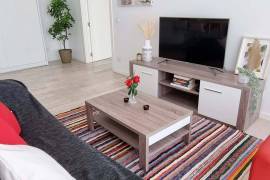 Fantastic apartment in Quarteira, available for annual rental.