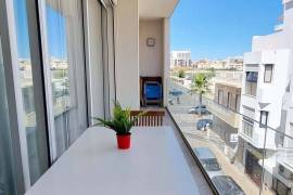 Fantastic apartment in Quarteira, available for annual rental.