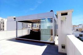 Fantastic apartment in Quarteira, available for annual rental.