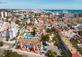 Refurbished 3Bdr Villa 500mts from the beach