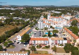 Refurbished 3Bdr Villa 500mts from the beach
