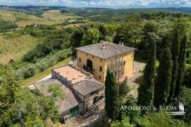 Eighteenth-century Manor with wine cellar and vineyards - Siena