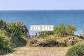 Detached Villa with Open Sea Views