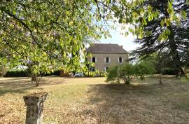 Detached Country House with Open Views & Outbuilding