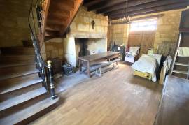 Detached Country House with Open Views & Outbuilding