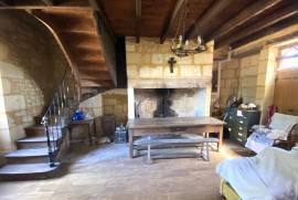 Detached Country House with Open Views & Outbuilding