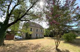 Detached Country House with Open Views & Outbuilding