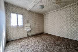 Vast Town House with Lots of Potential