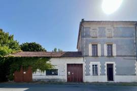 Vast Town House with Lots of Potential