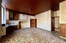 Vast Town House with Lots of Potential