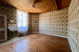 Vast Town House with Lots of Potential