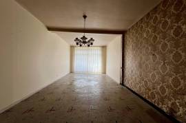 Vast Town House with Lots of Potential