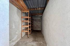 Vast Town House with Lots of Potential