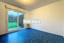Detached House with Garden