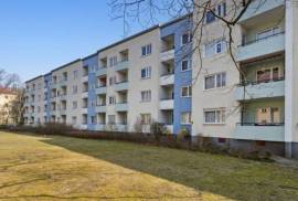 Renovation Opportunity: Bright 3-Room Apartment with Balcony & Parking near Schloss Charlottenburg