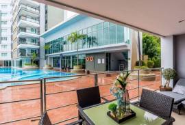 Designer Condo with outdoor jacuzzi, mountain and ocean view 2 Bed 2 Bath