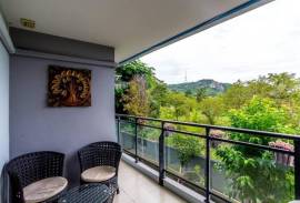 Designer Condo with outdoor jacuzzi, mountain and ocean view 2 Bed 2 Bath