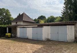 Demeure bourgeoise du XViiieme avec ses dependances sur 5 Hectares de parc arbore