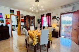 WONDERFUL VILLA ON A LARGE CORNER PLOT IN THE CENTRE OF CIUDAD QUESADA