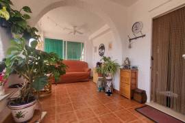 WONDERFUL VILLA ON A LARGE CORNER PLOT IN THE CENTRE OF CIUDAD QUESADA