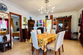 WONDERFUL VILLA ON A LARGE CORNER PLOT IN THE CENTRE OF CIUDAD QUESADA