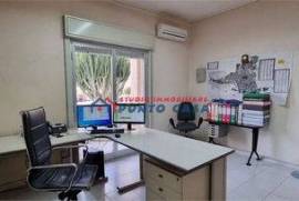 VIA VIRGILIO – Appartamento uso ufficio non arredato al P.T. rialzato, 130 mq ca. – 6 vani + p.auto