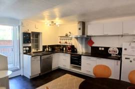 Charming Fully Renovated Village House With 2 Bedrooms And Delightful Private Patio. Charming Fully Renovated Village House With 2 Bedrooms And Delightful Private Patio.