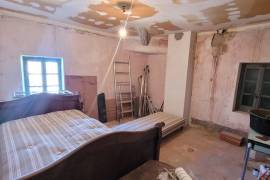 A Very Charming Village House Full Of Character, Requiring Completion Of Renovation Work, With 146 M2 Of Living Space. A Very Charming Village House Full Of Character, Requiring Completion Of Renovation Work, With 146 M2 Of Living Space.