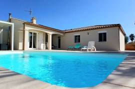 Superb Single-Storey Villa With 5 Bedrooms, Large Terrace And Garage With Workshop On A Pleasant 900 M2 Plot With Swimming Pool. Superb Single-Storey Villa With 5 Bedrooms, Large Terrace And Garage With Workshop On A Pleasant 900 M2 Plot With Swimming Pool.