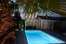 Superb Single-Storey Villa With 5 Bedrooms, Large Terrace And Garage With Workshop On A Pleasant 900 M2 Plot With Swimming Pool. Superb Single-Storey Villa With 5 Bedrooms, Large Terrace And Garage With Workshop On A Pleasant 900 M2 Plot With Swimming Pool.