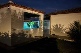 Superb Single-Storey Villa With 5 Bedrooms, Large Terrace And Garage With Workshop On A Pleasant 900 M2 Plot With Swimming Pool. Superb Single-Storey Villa With 5 Bedrooms, Large Terrace And Garage With Workshop On A Pleasant 900 M2 Plot With Swimming Pool.
