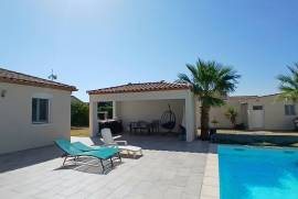 Superb Single-Storey Villa With 5 Bedrooms, Large Terrace And Garage With Workshop On A Pleasant 900 M2 Plot With Swimming Pool. Superb Single-Storey Villa With 5 Bedrooms, Large Terrace And Garage With Workshop On A Pleasant 900 M2 Plot With Swimming Pool.
