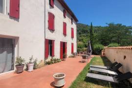 A Beautiful Property Comprising A Main Residence With Guest Rooms, Plus A Self-Contained Holiday Cottage, Set On 949 M2 Of Land. A Beautiful Property Comprising A Main Residence With Guest Rooms, Plus A Self-Contained Holiday Cottage, Set On 949 M2 Of Land.