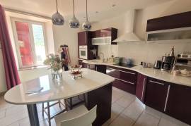 A Beautiful Property Comprising A Main Residence With Guest Rooms, Plus A Self-Contained Holiday Cottage, Set On 949 M2 Of Land. A Beautiful Property Comprising A Main Residence With Guest Rooms, Plus A Self-Contained Holiday Cottage, Set On 949 M2 Of Land.