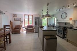 For Sale 3-Bed Country Home, Land and Barns THIAT (87) For Sale 3-Bed Country Home, Land and Barns THIAT (87)