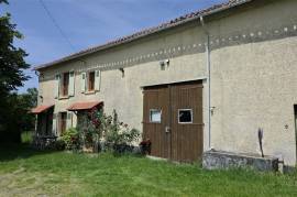 For Sale 3-Bed Country Home, Land and Barns THIAT (87) For Sale 3-Bed Country Home, Land and Barns THIAT (87)