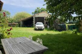 For Sale 3-Bed Country Home, Land and Barns THIAT (87) For Sale 3-Bed Country Home, Land and Barns THIAT (87)