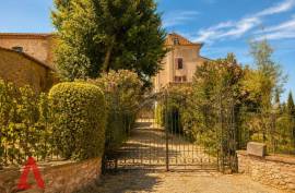 9 room, 330m2 Country house for sale in Roujan - 785 000 € *