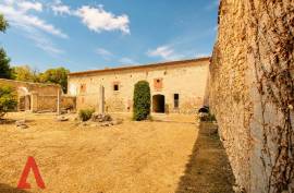 9 room, 330m2 Country house for sale in Roujan - 785 000 € * 9 room, 330m2 Country house for sale in Roujan - 785 000 € *