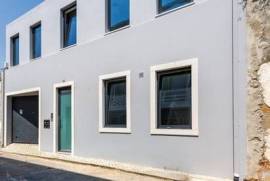 Prédio novo, à venda no centro de Loulé, Algarve