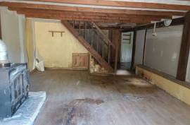 A Lovely Renovation Project in a Charming Hamlet in Nanteuil-en-Vallee - €59,500 A Lovely Renovation Project in a Charming Hamlet in Nanteuil-en-Vallee - €59,500