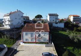 Fully refurbished 2 bedroom apartment with parking space Fully refurbished 2 bedroom apartment with parking space